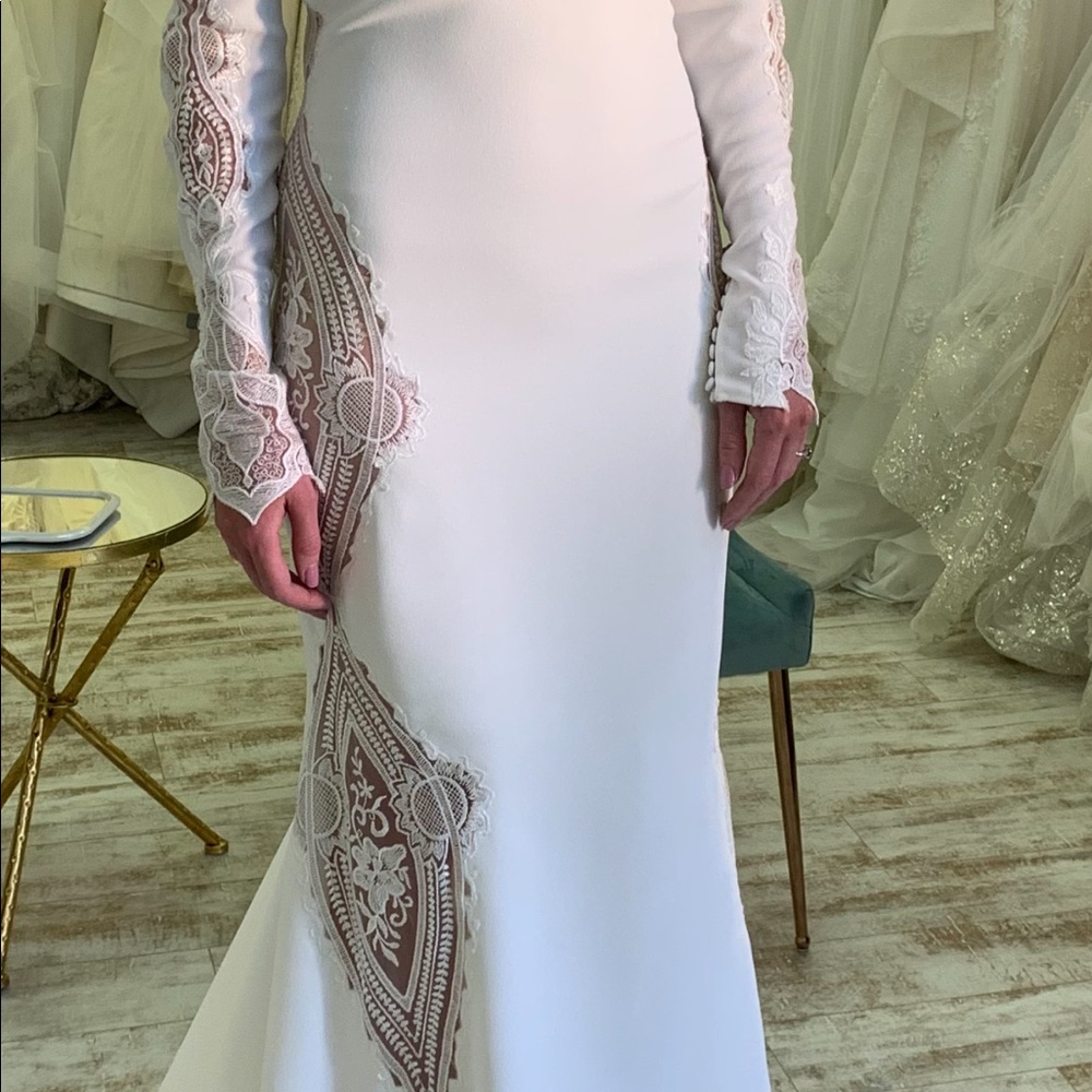 Beautiful wedding dress.   Made in Spain. NWT